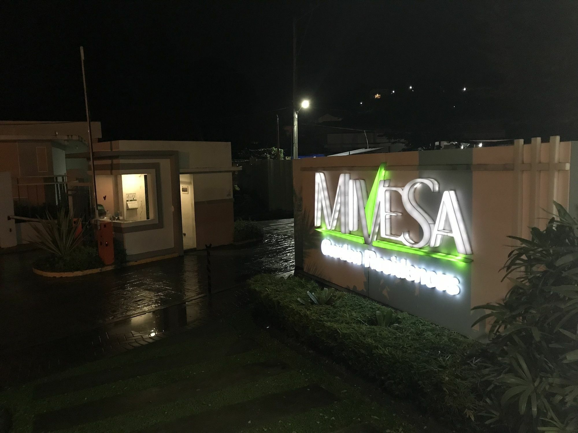 Mivesa Garden Residences By Cec Cebu Bagian luar foto